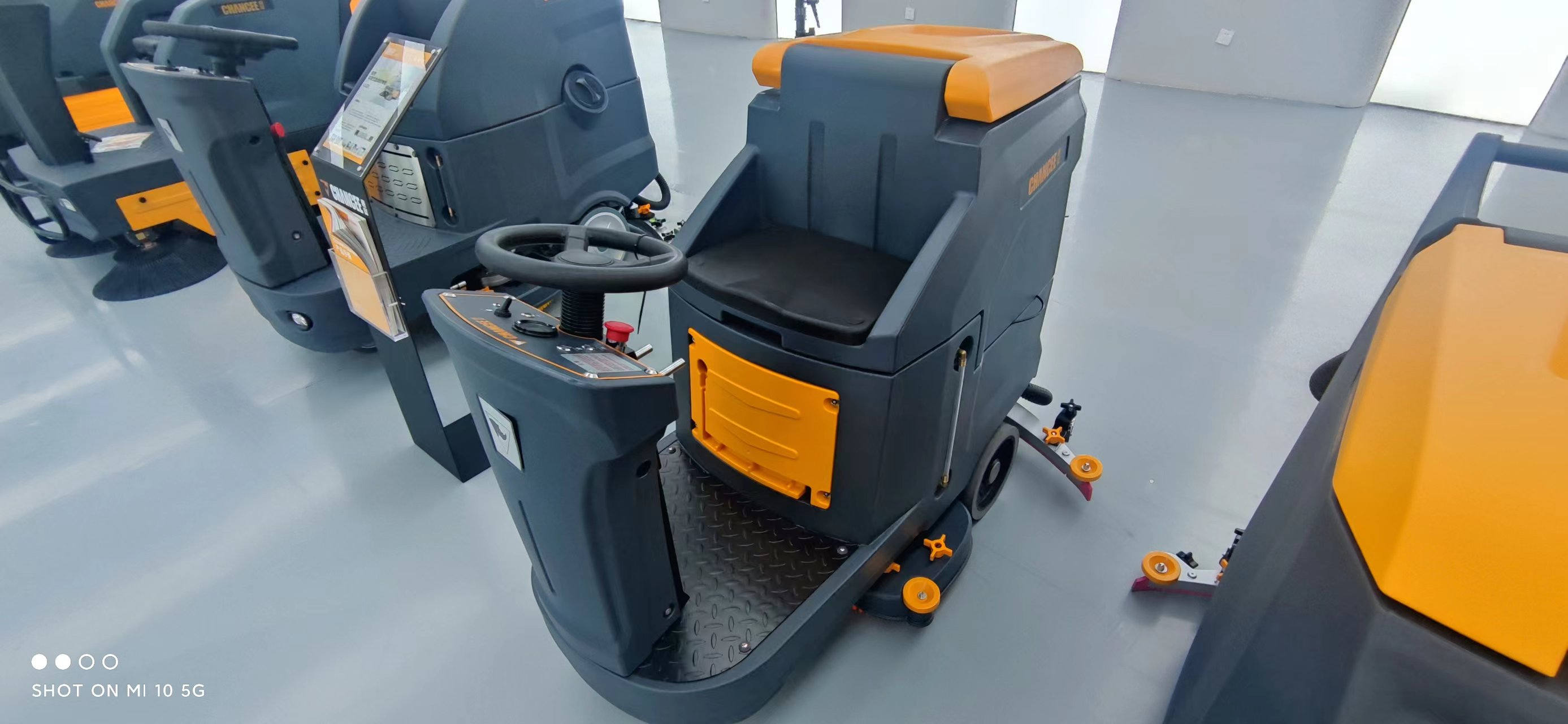 購買不同類型洗地機時需要注意什么呢?