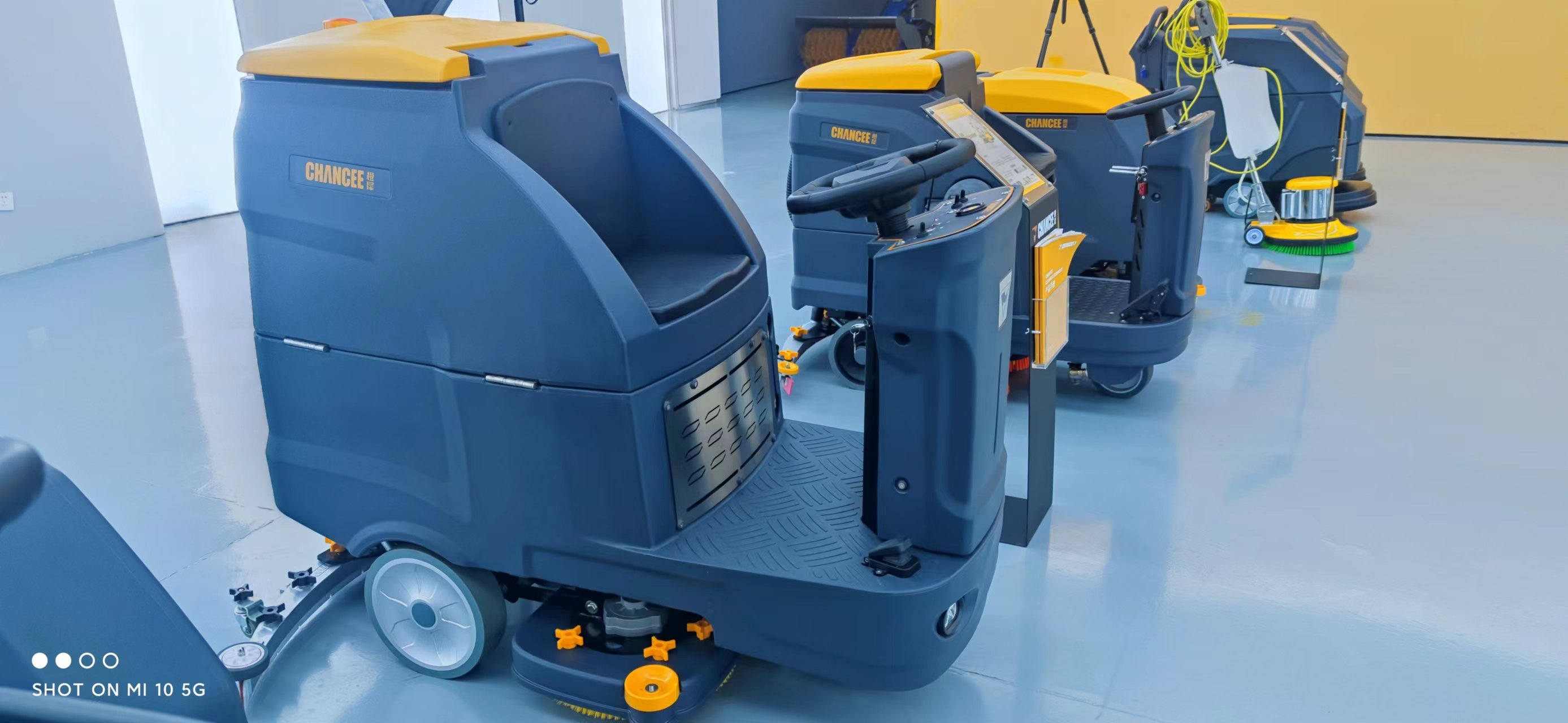 地下車(chē)庫(kù)可以使用駕駛式洗地機(jī)嘛?